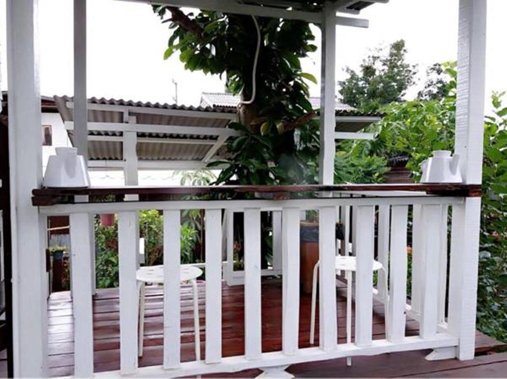 Ferienwohnung Baanchompooamphawa Exterior foto